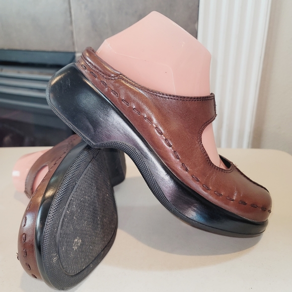 DANSKO MADORI Brown Vegan Leather Slide On Elastic Strap Clogs Sz 7.5/8 - Picture 12 of 12
